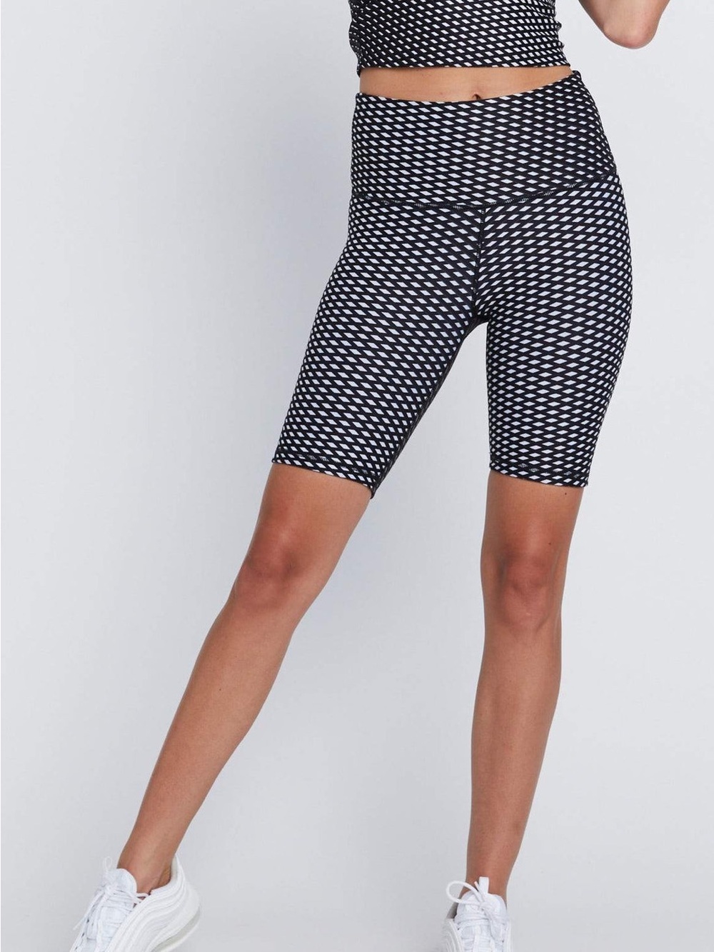 Wear It To Heart Kurt Reversible High Waisted Biker Shorts Black Rhombus M - Picture 2 of 6